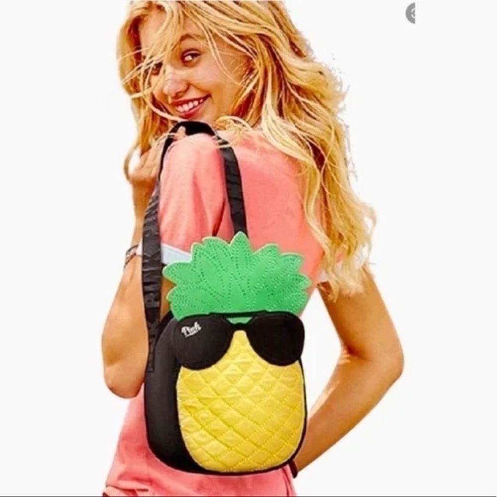 NWT PINK pineapple lunch box bag with shoulder strap.